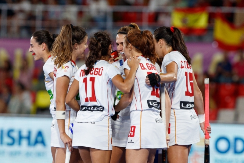 Estreno a lo grande de las Redsticks